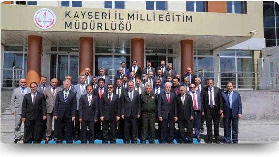İl ve Bölge Müdürleri Valimiz Sayın Orhan Düzgün Başkanlığında İl Milli Eğitim Müdürlüğümüzde Toplandı
