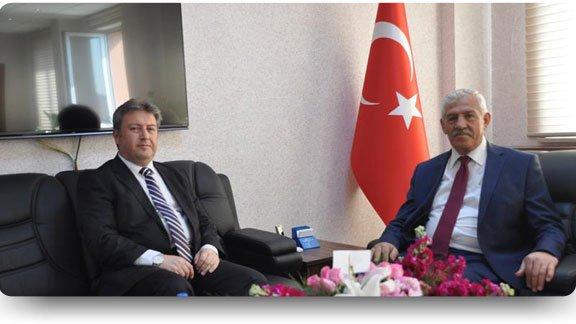 Talas Belediye Başkanı Dr. Mustafa Palancıoğlu  İl Milli Eğitim Müdürümüz Osman Elmalıyı Makamında Ziyaret Etti