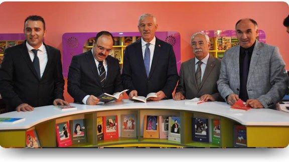 Hacı Mustafa Gazioğlu Ortaokulu´nda Z Kütüphane Açılışı Yapıldı