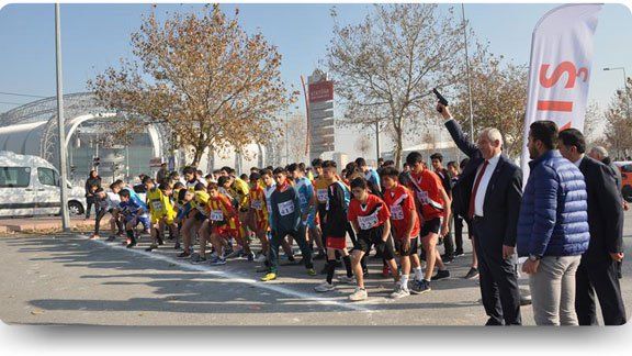 Kros Yarışmaların Startını İl Milli Eğitim Müdürümüz Osman Elmalı Verdi