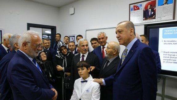 Cumhurbaşkanı Sayın Recep Tayyip Erdoğanın katılımıyla Osman Ulubaş Kayseri Fen lisesinin açılışı yapıldı