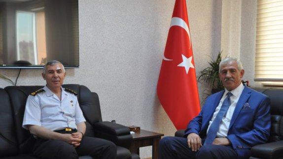 İl Jandarma Komutanı K. Albay Hüseyin Bekmez İl Milli Eğitim Müdürümüz Osman Elmalı yı Ziyaret Etti.