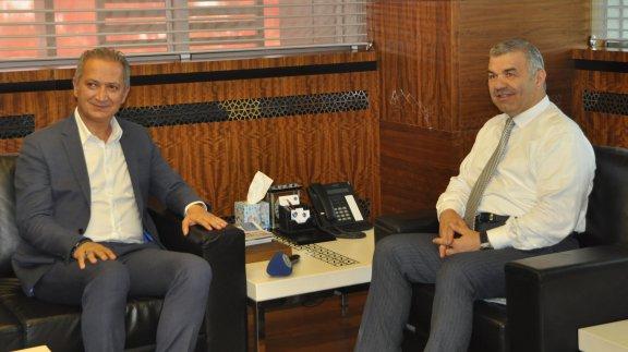 İl Milli Eğitim Müdürümüz Sayın Celalettin EKİNCİ Büyükşehir Belediye Başkanı Sayın Mustafa ÇELİK i makamında ziyaret etti.