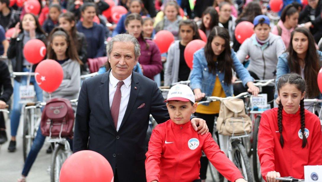 İl Millî Eğitim Müdürümüz Celalettin EKİNCİ'nin 19 Mayıs Atatürk'ü Anma, Gençlik ve Spor Bayramı münasebetiyle 100. Yılı Mesajı