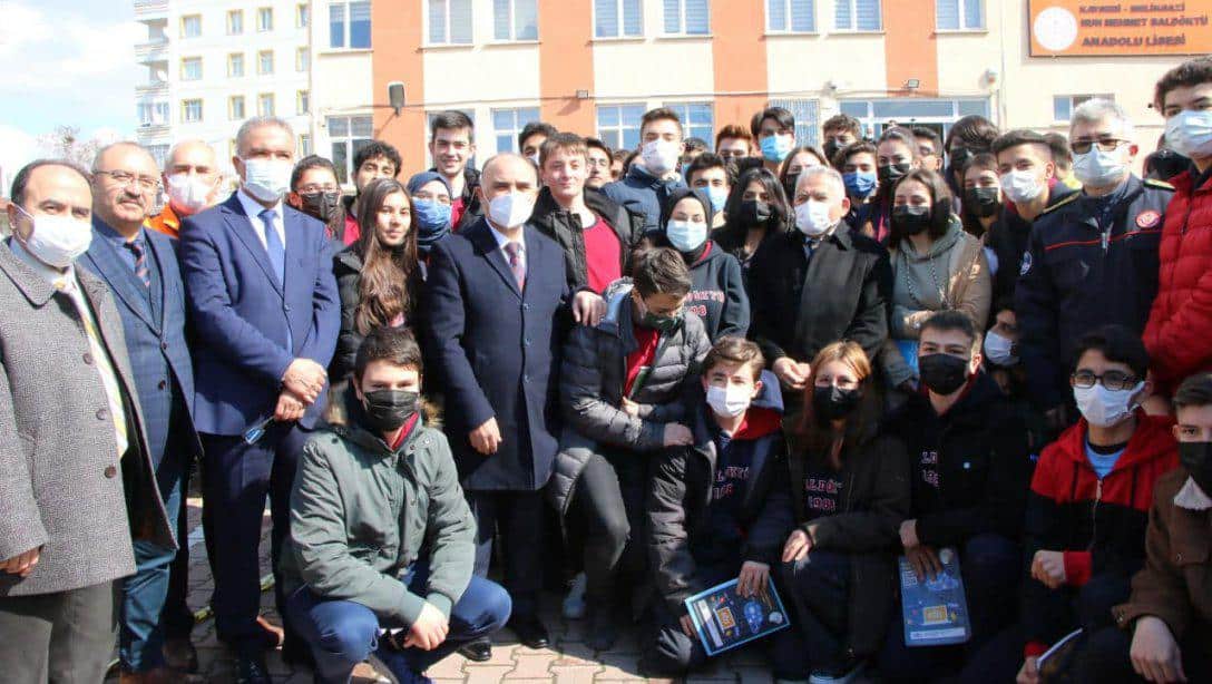 Nuh Mehmet Baldöktü Anadolu Lisesi'nde Valimiz Sayın Şehmus GÜNAYDIN'ın Katılımlarıyla Deprem Anı ve Tahliye Tatbikatı Gerçekleşti