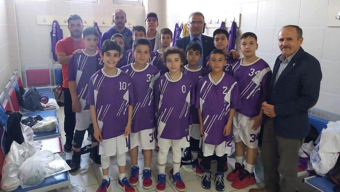 İl Millî Eğitim Müdürümüz Sayın Ayhan TELTİK, Küçükler Basketbol Türkiye Yarı Final Müsabakalarında İlimizi Temsil Eden Şehit Cennet Yiğit ve Sema Yazar Ortaokulunu Yalnız Bırakmadı