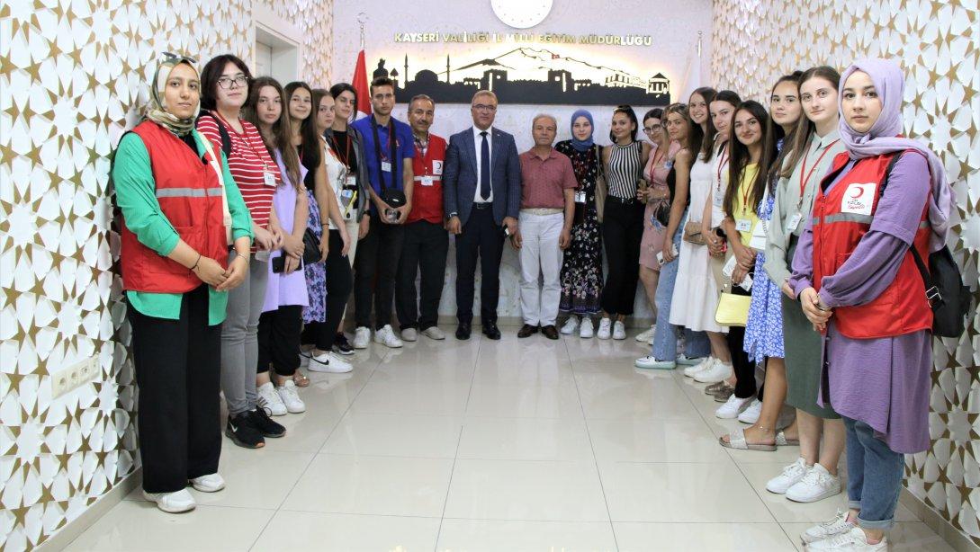 Kızılay Kayseri Şube Başkanı Sn. Cafer Beydilli ile Mostar'dan Gelen Bosna-Hersekli Öğrenci ve Öğretmenler, İl Millî Eğitim Müdürümüz Sn. Ayhan Teltik'i Ziyaret Etti 