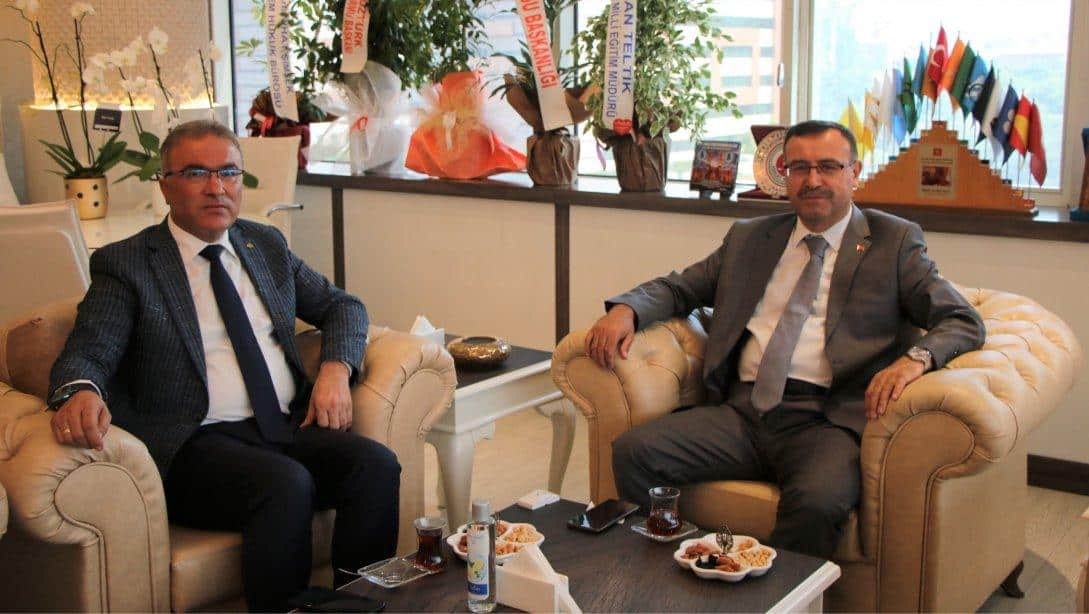 İl Millî Eğitim Müdürümüz Sn. Ayhan Teltik, Cumhuriyet Başsavcılığı görevine atanan Sn. Habib Korkmaz'ı makamında ziyaret etti ve kendisine görevinde başarılar diledi.