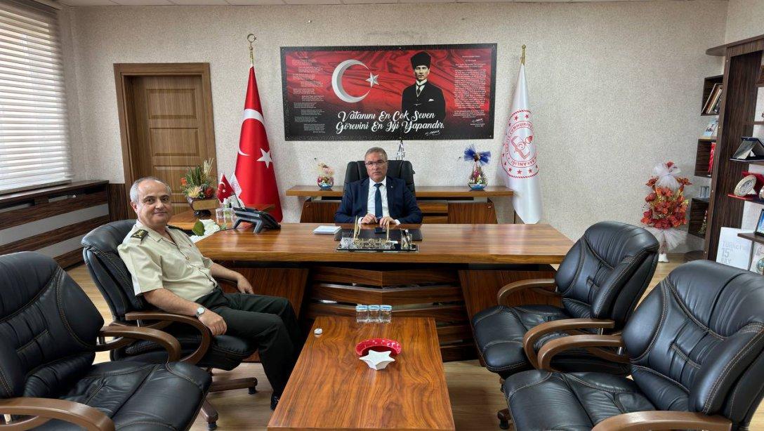 Kayseri Askeralma Bölge Başkanı Sn. Per.Alb.Mehmet Demir, İl Millî Eğitim Müdürümüz Sn. Ayhan Teltik'i Ziyaret Etti