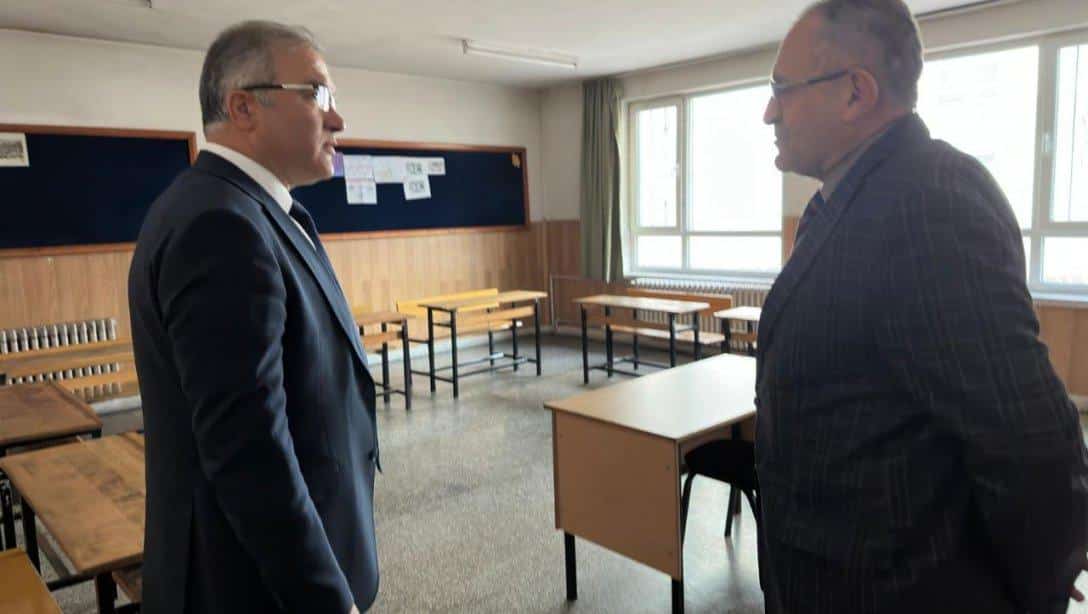 İl Millî Eğitim Müdürümüz Sayın Ayhan Teltik, Hacı Mustafa Gazioğlu İmam Hatip Ortaokulunu ziyaret ederek incelemelerde bulundu.