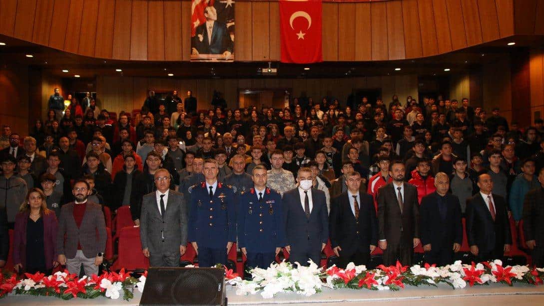 İl Millî Eğitim Müdürümüz Sayın Ayhan Teltik, Gazi Mustafa Kemal Atatürk'ün Kayseri'ye gelişinin 103.yıl dönümü münasebetiyle düzenlenen 