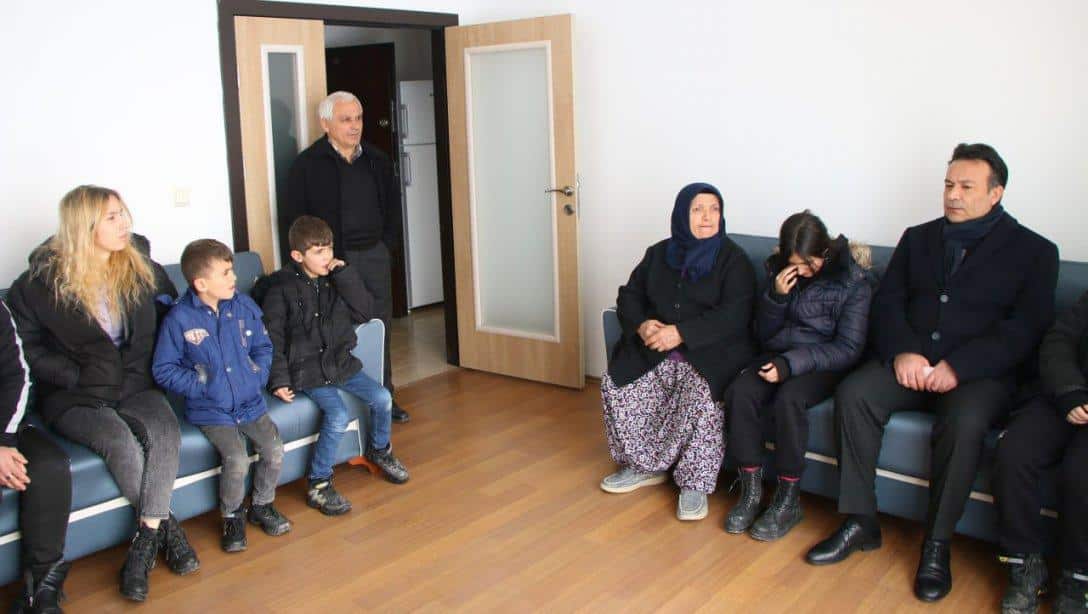 Türkiye Tekstil Sanayi İşverenleri Sendikası tarafından Kayseri Valiliğine tahsis edilen 5 adet eve depremden etkilenen aileler yerleştirildi.