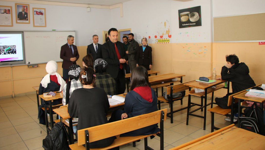 İl Millî Eğitim Müdürümüz Bahameddin Karaköse Keykubat Anadolu İmam Hatip Lisesini ziyaret etti.