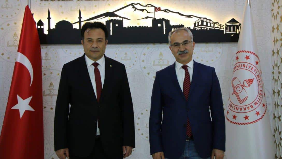 MEB Din Öğretimi Genel Müdürlüğü İzleme ve Değerlendirme Daire Başkanı Mustafa Yıldız, İl Millî Eğitim Müdürümüz Bahameddin Karaköse'yi makamında ziyaret etti.