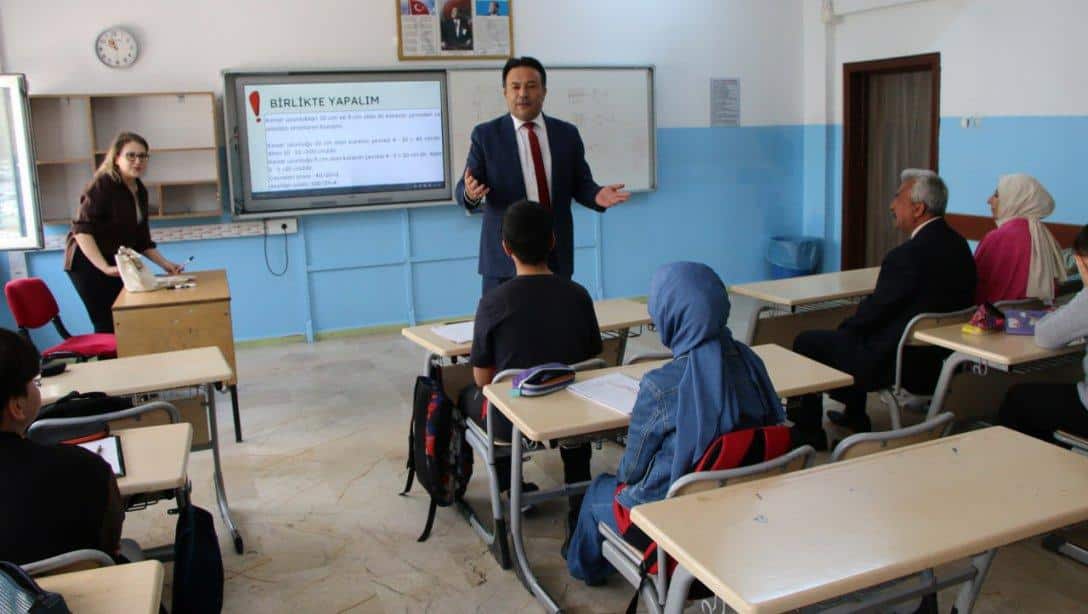 İl Millî Eğitim Müdürümüz Bahameddin Karaköse Talas İlçesinde bulunan Sahra Galip Özsan Ortaokulunu ziyaret etti.