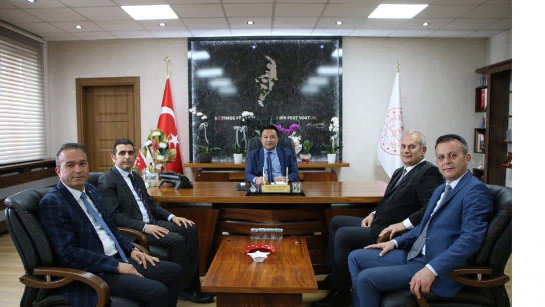 İl Millî Eğitim Müdürümüz Bahameddin Karaköse Erciyes Koleji Genel Müdürü Erdem Örnek ve okul yönetimini kabul etti.
