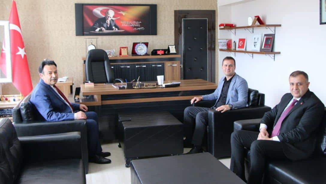İl Millî Eğitim Müdürümüz Bahameddin Karaköse, Tomarza Kaymakamı Metin Eyyüpkoca'yı ziyaret etti.