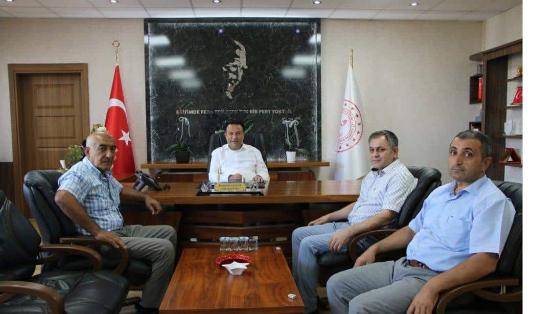 Kayseri Fırıncılar Odası Başkanı Mustafa Aslan İl Millî Eğitim Müdürümüz Bahameddin Karaköse'yi ziyaret etti. Şube Müdürü Cumali Karakuş da ziyarette hazır bulundu.