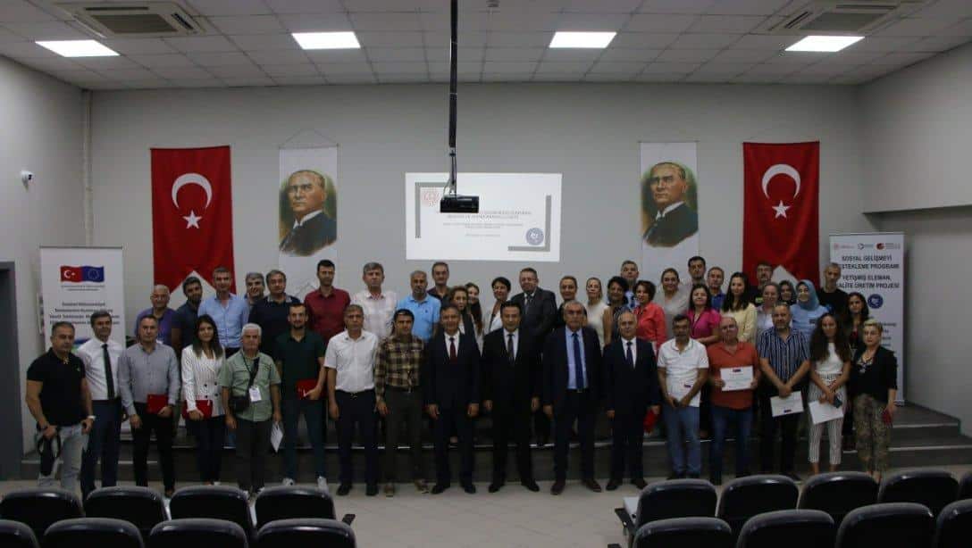İl Millî Eğitim Müdürümüz Bahameddin Karaköse Tekstil Teknolojisinde Malzeme, Makine ve Üretim Kursu kapanışı programına katıldı.