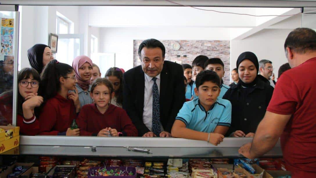 İl Millî Eğitim Müdürümüz Bahameddin Karaköse Nurettin Öztürk İmam Hatip Ortaokulunu ziyaret etti. 