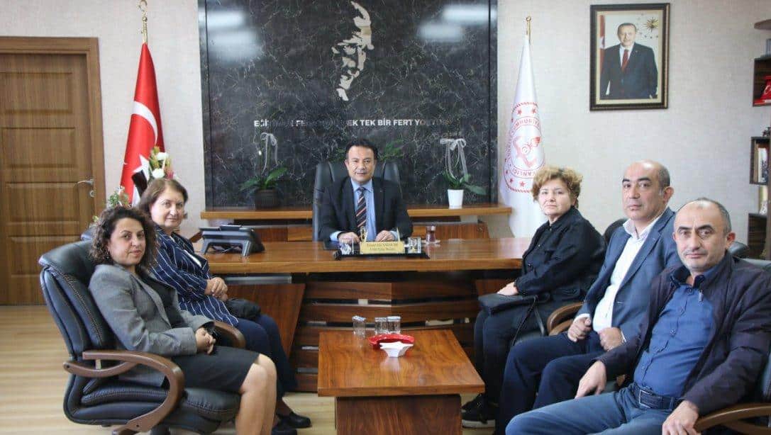Kayseri ZİÇEV Başkanı Asuman TALASLIOĞLU ve Yönetim Kurulu üyeleri İl Millî Eğitim Müdürümüz Bahameddin Karaköse' yi ziyaret etti.