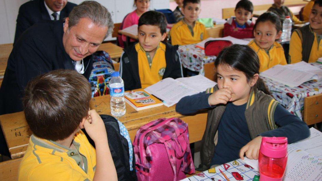 İl Milli Eğitim Müdürümüz Sayın Celalettin EKİNCİ, Ahmetpaşa İlkokulu, Ortaokulunu ziyaret etti.
