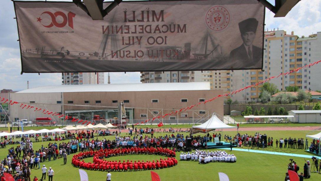 19 Mayıs Atatürk'ü Anma, Gençlik ve Spor Bayramının 100.yılı İlimizde düzenlenen törenlerle kutlandı.