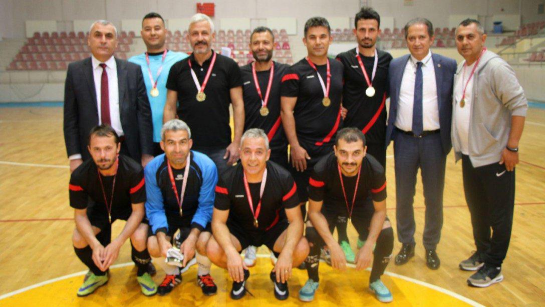 Türkiye Öğretmenler Kupası Futsal İl Birinciliğini Melikgazi İlçe Milli Eğitim Müdürlüğü kazandı.