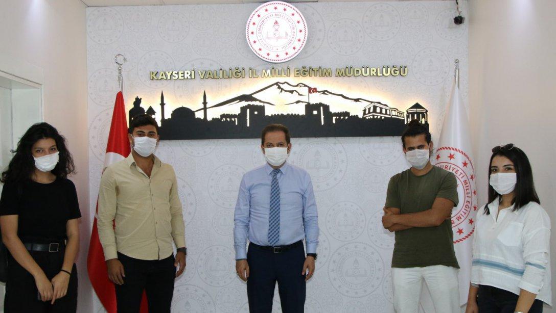 Erciyes Üniversitesi Genç Mimarların kurmuş olduğu Hol Platformun üyeleri İl Milli Eğitim Müdürümüz Sayın Celalettin EKİNCİ 'yi ziyaret ettiler.
