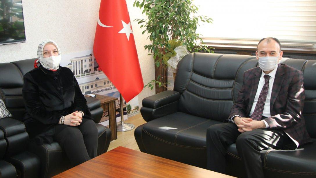 AK Parti Kayseri Milletvekili Hülya NERGİS, İl Milli Eğitim Müdürümüz sayın Bilal Yılmaz ÇANDIROĞLU'na nezaket ziyaretinde bulunarak hayırlı olsun dileklerini iletti.