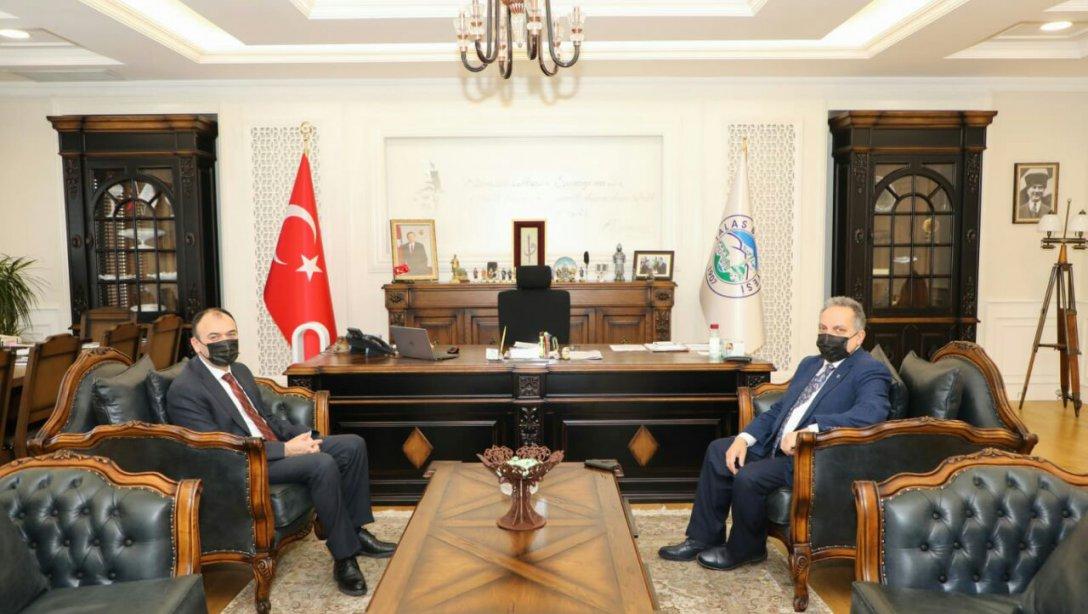 İl Milli Eğitim Müdürümüz Sayın Bilal Yılmaz ÇANDIROĞLU, Talas Belediye Başkanı Sayın Mustafa YALÇIN'a iade-i ziyarette bulundu.