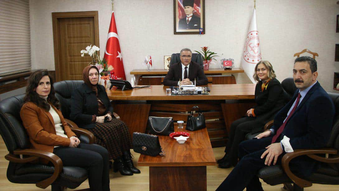 AK Parti Kayseri Milletvekili Sayın Av. Hülya NERGİS, İl Milli Eğitim Müdürümüz Sayın Ayhan TELTİK'e hayırlı olsun ziyaretinde bulundular.