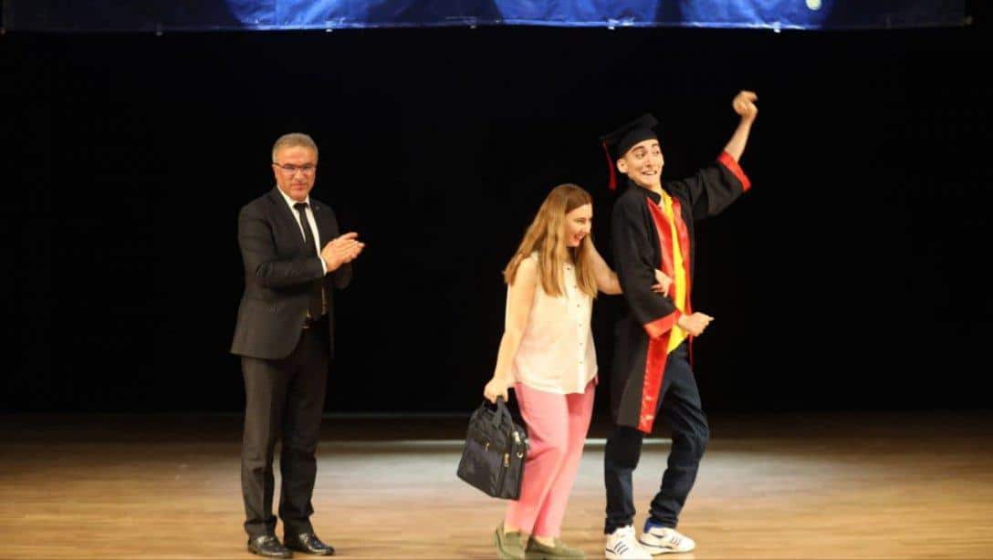 İl Millî Eğitim Müdürümüz Sn. Ayhan Teltik, Erciyes Üniversitesi Eğitim Fakültesi Mezuniyet Törenine katıldı