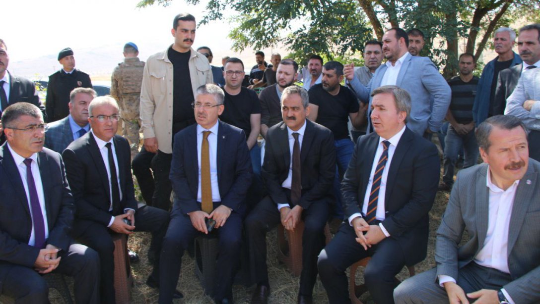 Bakanımız Sn. Mahmut Özer, Bakan Yardımcımız Sn. Nazif Yılmaz'a Taziye Ziyaretinde Bulundu