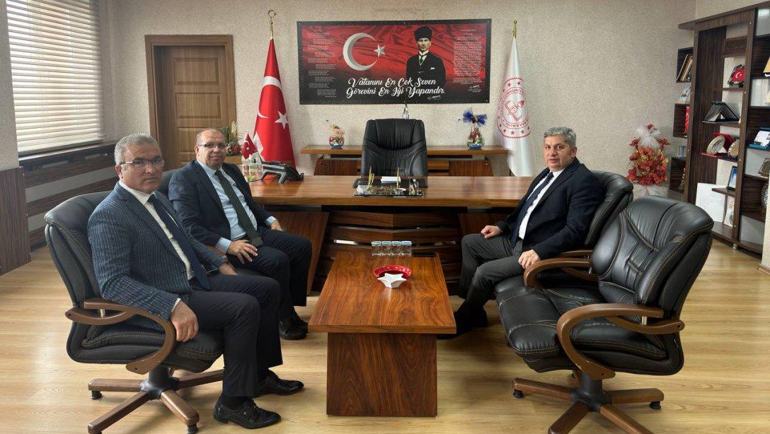 Bünyan Kaymakamı Sn. Turgut Gülen ve Bünyan Belediye Başkanı Sn. Özkan Altun, İl Millî Eğitim Müdürümüz Sn. Ayhan Teltik'i Ziyaret Etti