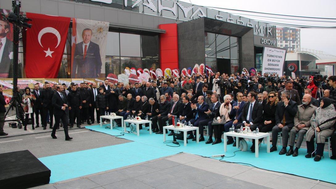 NG Kütahya Seramik Mağaza Açılışı ve Yeni Fabrika İmza Töreni Düzenlendi 