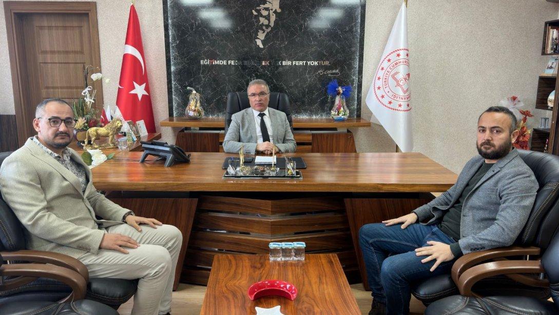 İl Millî Eğitim Müdürümüz Sayın Ayhan Teltik İki Kare Eğitim Kurumları Müdürü Ahmet Yaşar'ı makamında kabul etti.