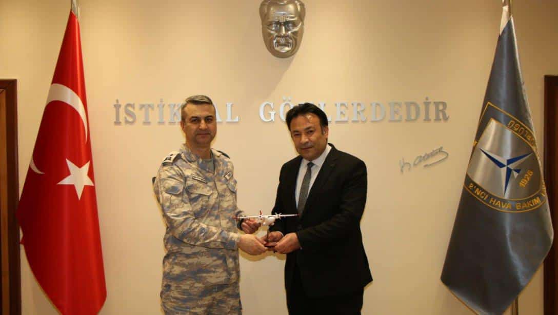 İl Millî Eğitim Müdürümüz Bahameddin Karaköse, Garnizon Komutanı Hava Tuğgeneral Haldun Taşan'a nezaket ziyaretinde bulundu.