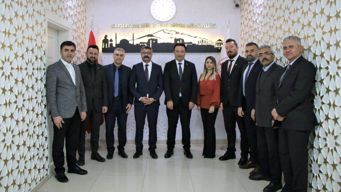 Türk Eğitim Sen Kayseri 1 No'lu Şube Başkanı Muharrem Çolak ve sendika ilçe başkanları İl Millî Eğitim Müdürümüz Bahameddin Karaköse'yi makamında ziyaret ettiler.