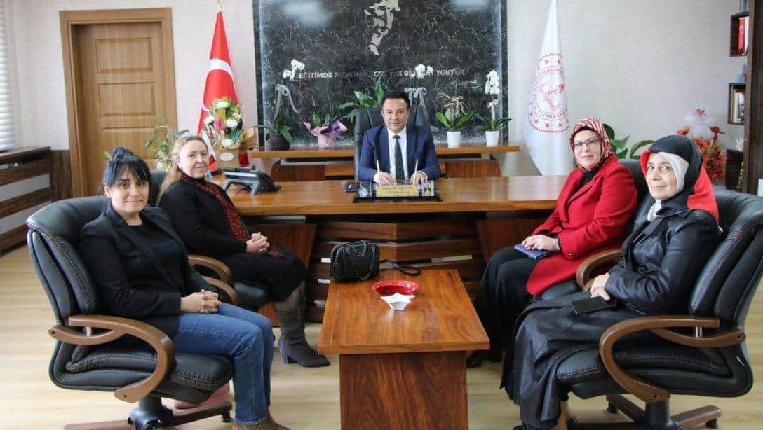 Eğitim Bir-Sen Kayseri 1 No'lu Şube Kadın Komisyonu Başkanı Deniz Koçakel ve Yönetim Kurulu Üyeleri İl Millî Eğitim Müdürümüz Bahameddin Karaköse'ye nezaket ziyaretinde bulundu.