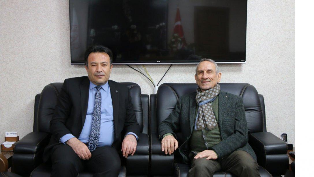 Hayırsever iş insanı Murat Kantarcı İl Millî Eğitim Müdürümüz Bahameddin Karaköse'yi makamında ziyaret etti.