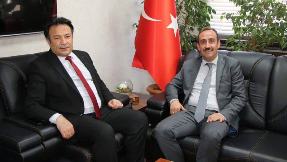 İncesu Belediye Başkanı Av. Mustafa İlmek İl Millî Eğitim Müdürümüz Bahameddin Karaköse'ye nezaket ziyaret bulundu.