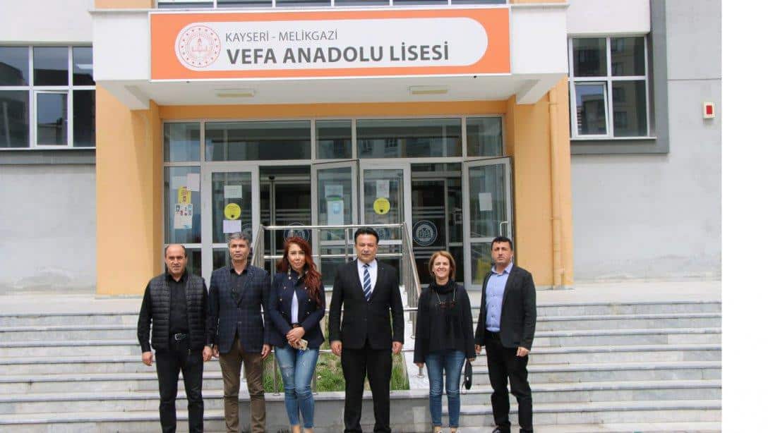 İl Millî Eğitim Müdürümüz Bahameddin Karaköse Vefa Anadolu Lisesini ziyaret etti. 