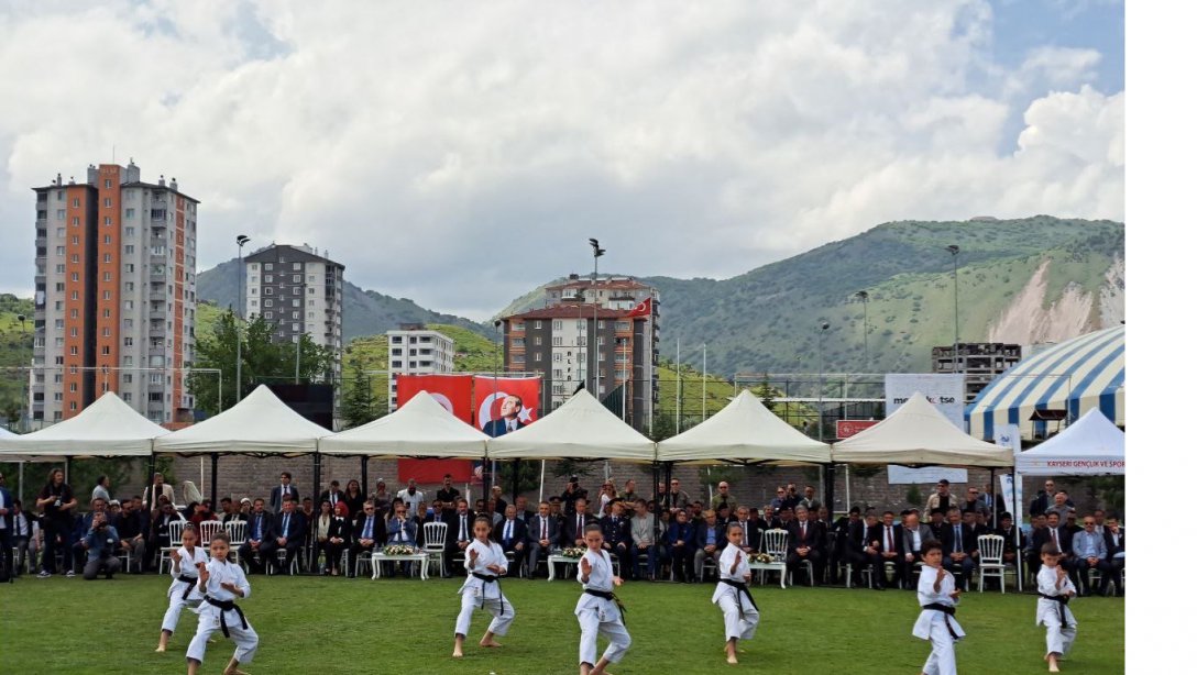 19 Mayıs Atatürk'ü Anma, Gençlik ve Spor Bayramı coşkuyla kutlandı.
