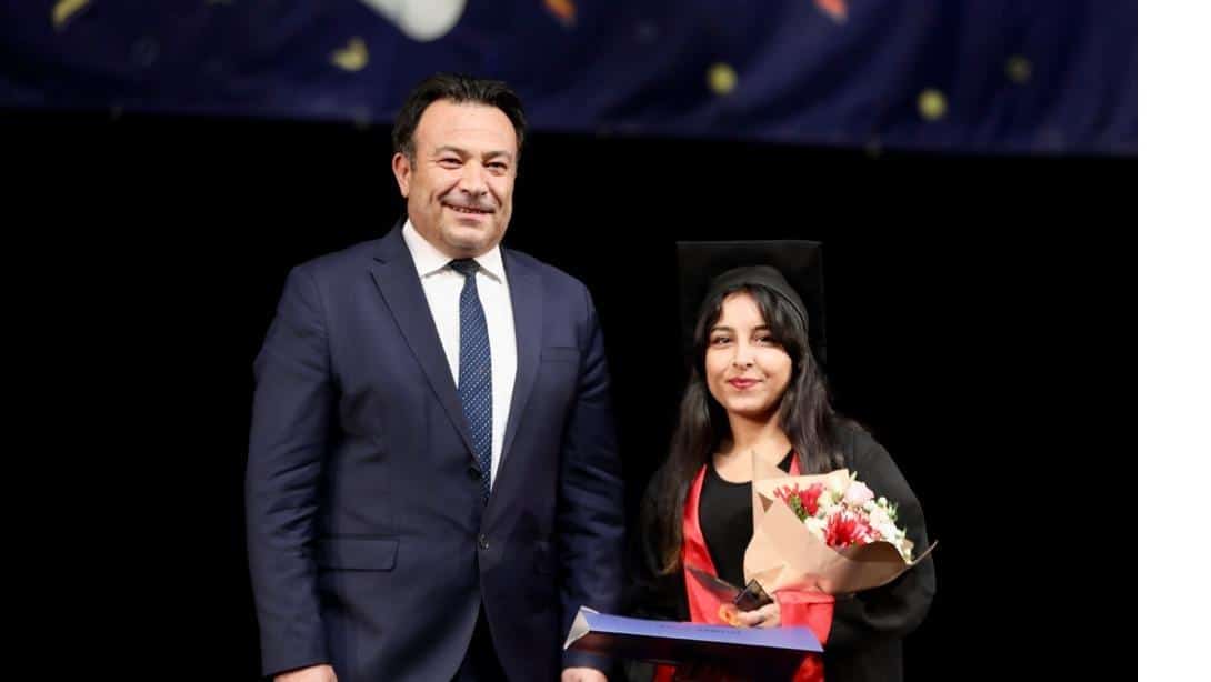 İl Millî Eğitim Müdürümüz Bahameddin Karaköse Erciyes Üniversitesi Ziya Eren Eğitim Fakültesi mezuniyet törenine katıldı.