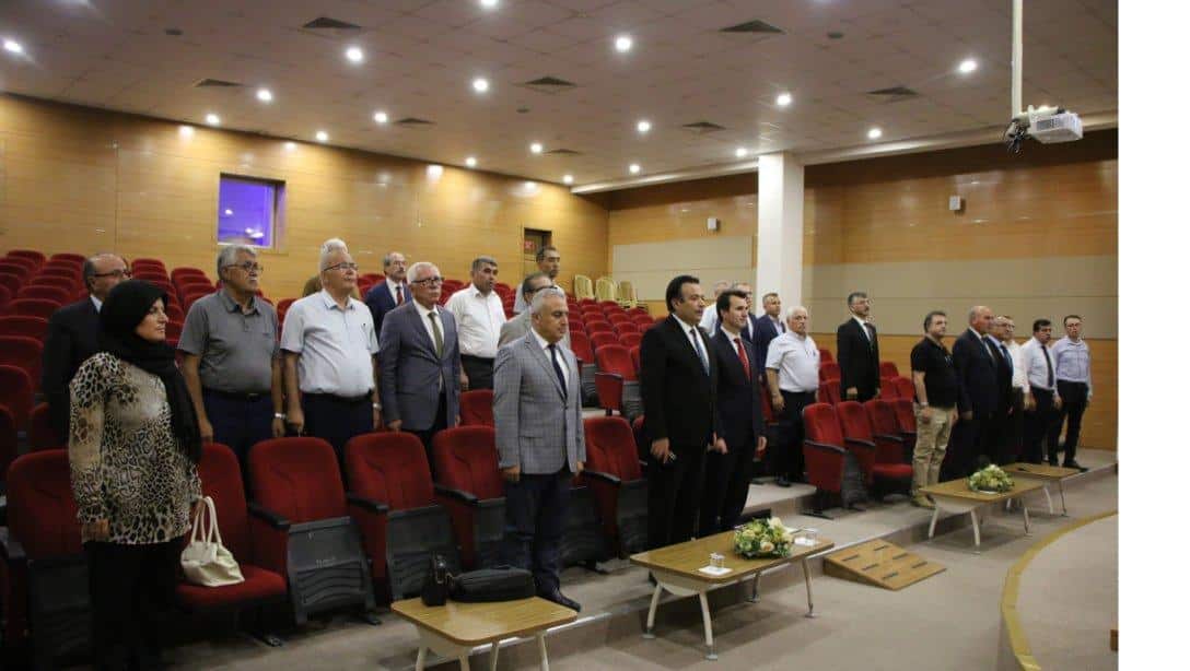 İl Millî Eğitim Müdürümüz Bahameddin Karaköse başkanlığında Melikgazi Rehberlik Araştırma Merkezi konferans salonunda Eğitim Müfettişleri Toplantısı yapıldı.