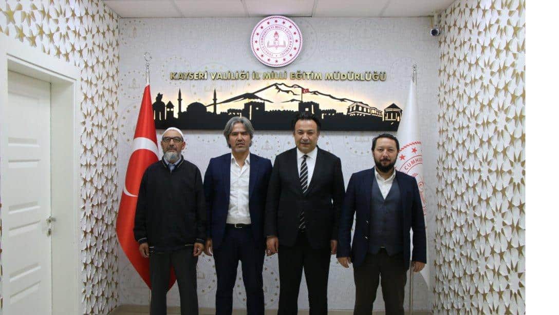 Hür Doğu Türkistanlılar Derneği Geleneksel Türk Dericilik El Sanatları ve Motiflerini yaşatmak adına iş birliği için İl Millî Eğitim Müdürümüz Bahameddin Karaköse'yi ziyaret ettiler.