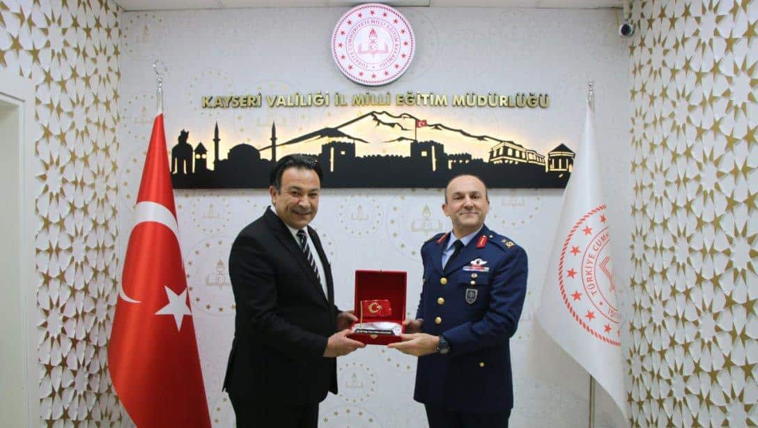 12. Hava Ulaştırma Ana Üs Komutanı Sayın Hv. Plt. Tuğ. Hasan Volkan Güleryüz, İl Millî Eğitim Müdürümüz Bahameddin Karaköse'ye iade-i ziyarette bulundu.
