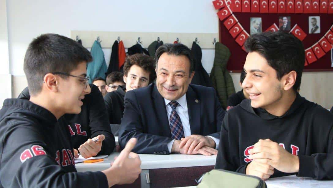 İl Millî Eğitim Müdürümüz Bahameddin Karaköse, Sami Yangın Anadolu Lisesi Öğretmen Ve Öğrencileri İle Bir Araya Geldi