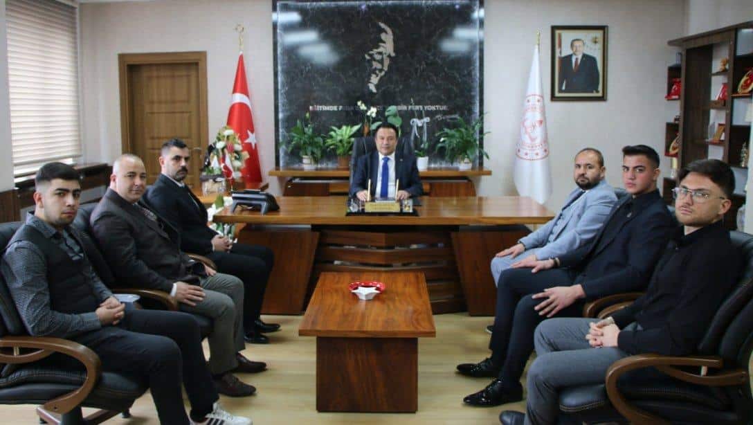 Alperen Ocakları Kayseri İl Başkanı Mustafa Dirmen ve Yönetim Kurulu Üyeleri İl Millî Eğitim Müdürümüz Bahameddin Karaköse'yi Ziyaret Etti.